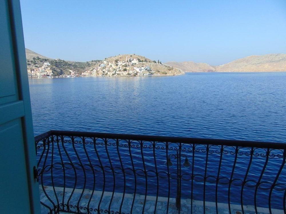 Villas Danezis - New Marina , Сими Экстерьер фото